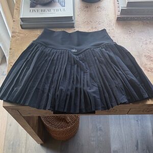 ALO Yoga Women's Black Tennis Skirt